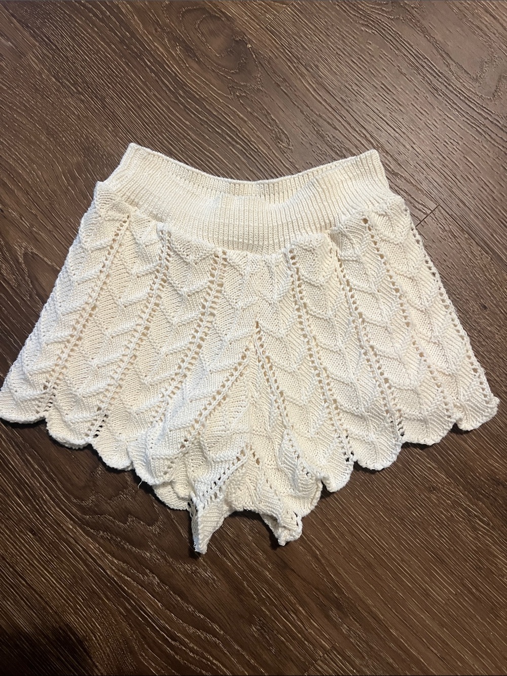 Zara Cream Crochet Scallop-Hem Skort